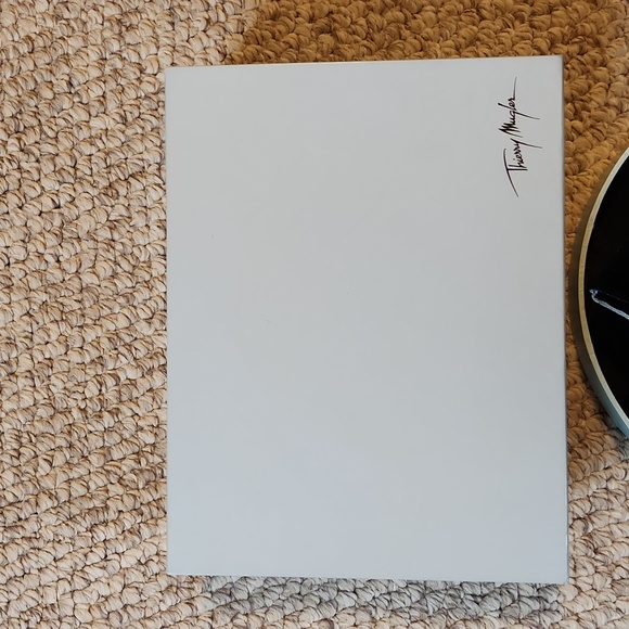 Thierry Mugler LOT of goodies, tray and music box, samples and bottles and more - Picture 8 of 10